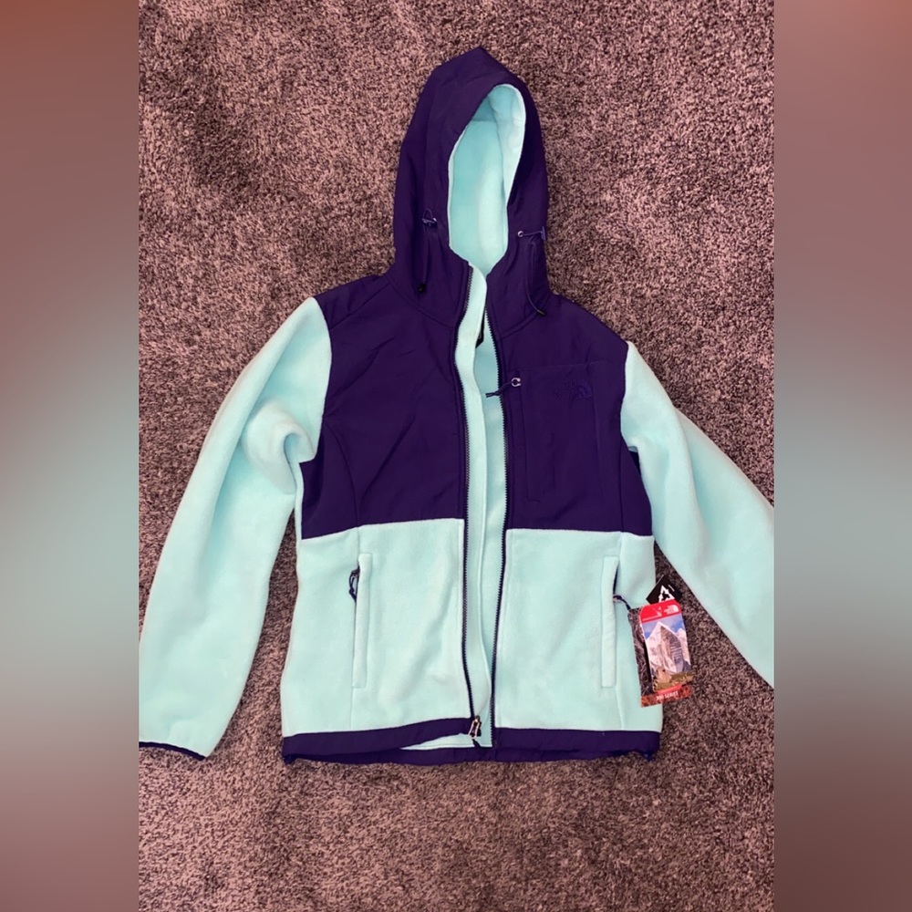 Women’s Denali Northface Fleece Jacket w/ Hood